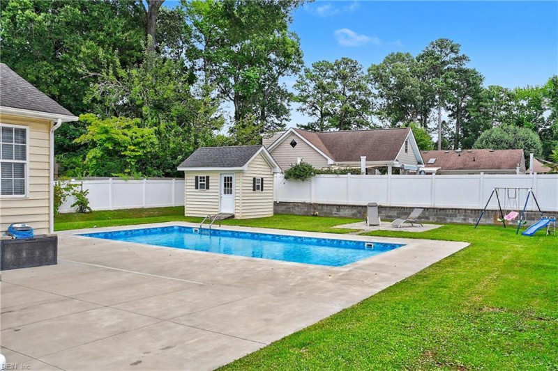 Photo 5 of 44 residential for sale in Virginia Beach virginia