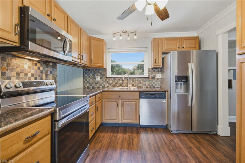 Photo 19 of 50 residential for sale in Virginia Beach virginia