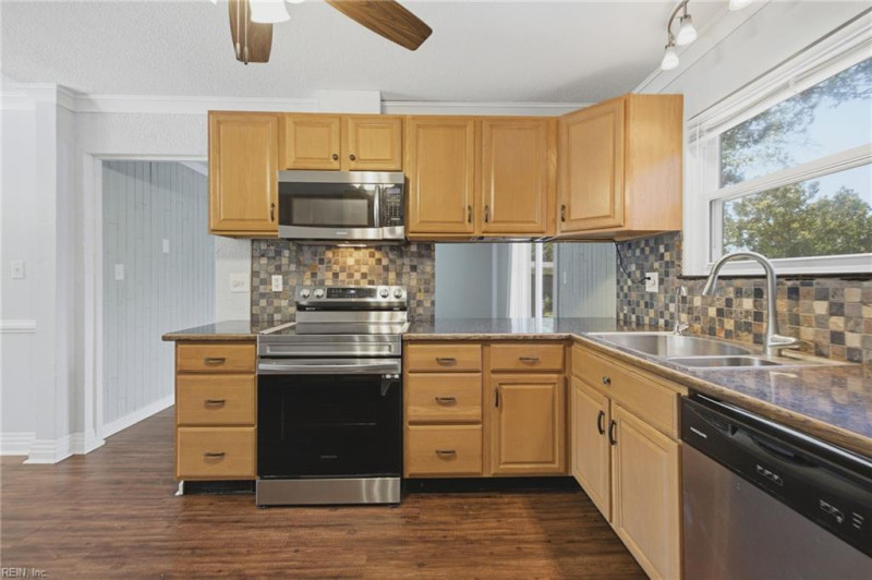 Photo 21 of 50 residential for sale in Virginia Beach virginia