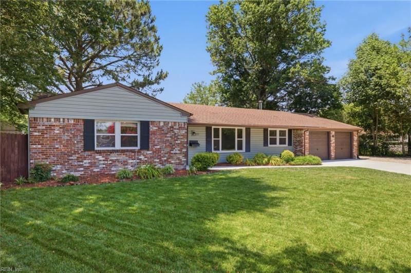 Photo 3 of 50 residential for sale in Virginia Beach virginia