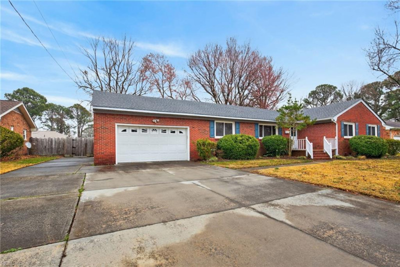 Photo 2 of 35 residential for sale in Virginia Beach virginia