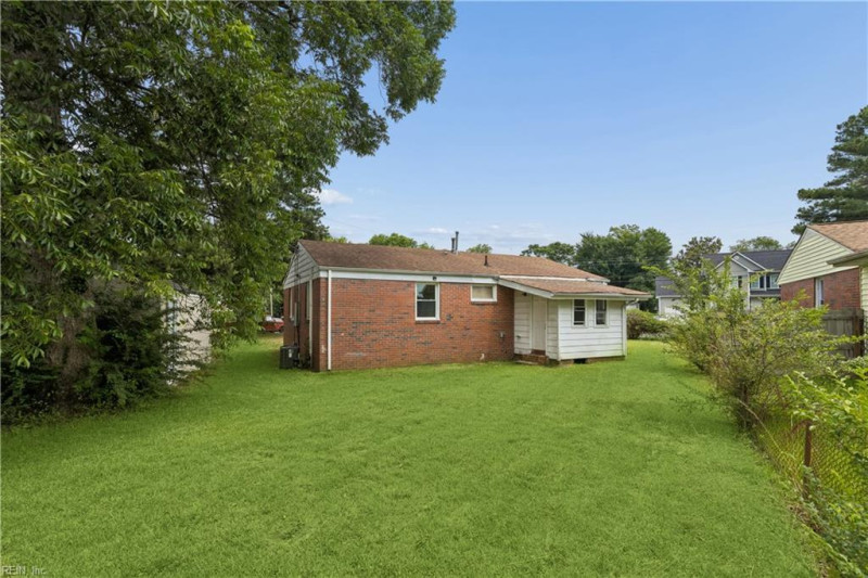 Photo 22 of 27 residential for sale in Chesapeake virginia