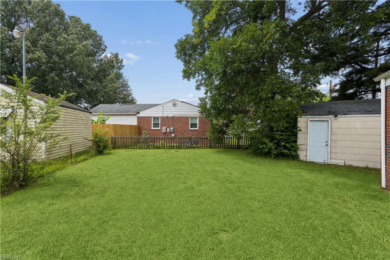 Photo 23 of 27 residential for sale in Chesapeake virginia