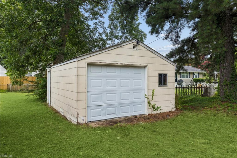 Photo 25 of 27 residential for sale in Chesapeake virginia