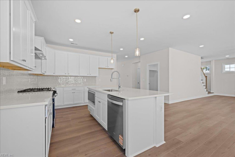 Photo 12 of 48 residential for sale in Virginia Beach virginia