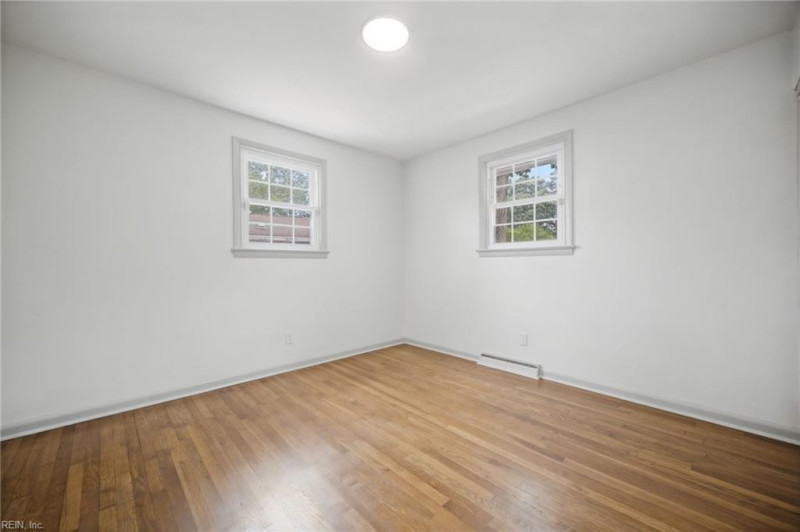 Photo 25 of 46 residential for sale in Virginia Beach virginia