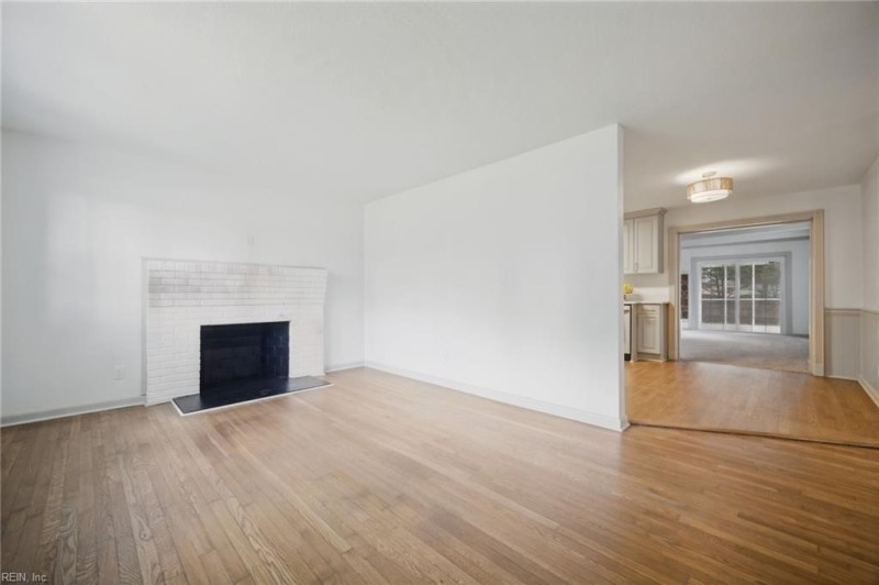 Photo 3 of 46 residential for sale in Virginia Beach virginia