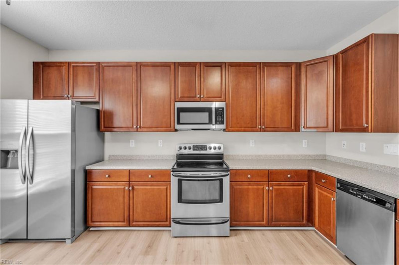 Photo 5 of 26 residential for sale in Virginia Beach virginia