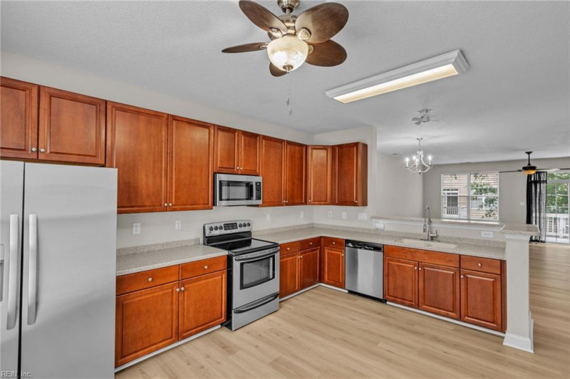 Photo 6 of 26 residential for sale in Virginia Beach virginia