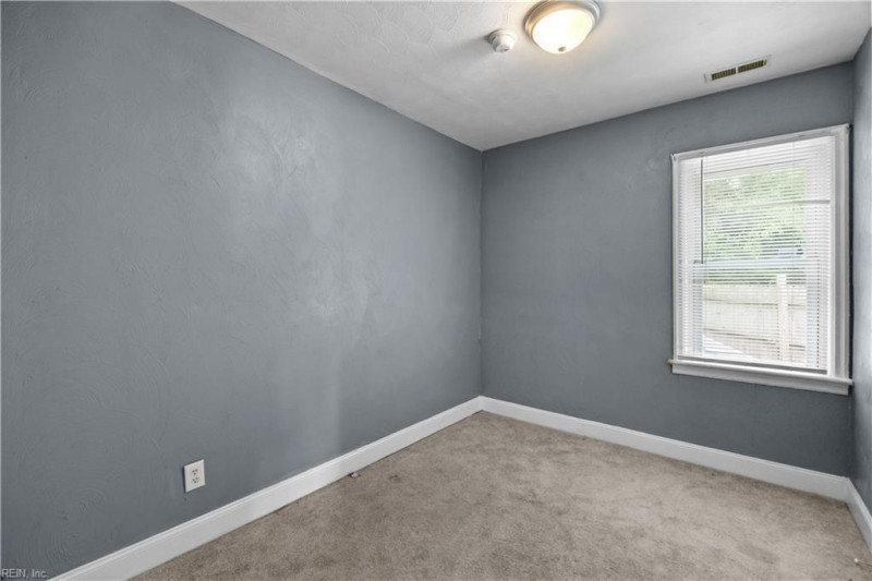 Photo 10 of 19 residential for sale in Portsmouth virginia