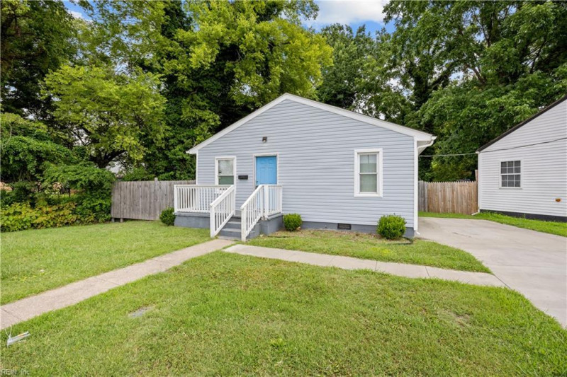 Photo 18 of 19 residential for sale in Portsmouth virginia