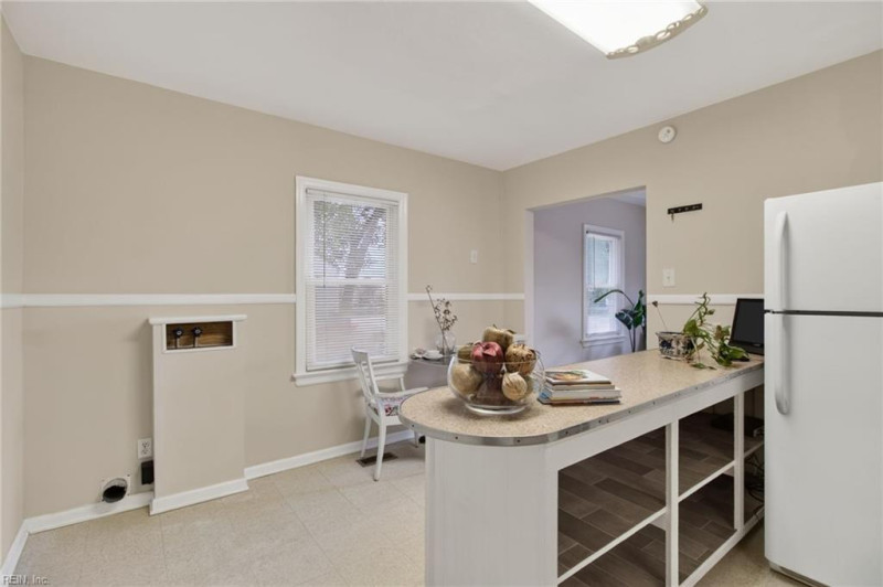Photo 11 of 26 residential for sale in Portsmouth virginia