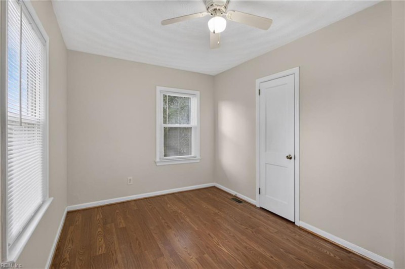 Photo 15 of 26 residential for sale in Portsmouth virginia