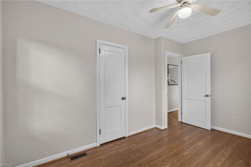 Photo 16 of 26 residential for sale in Portsmouth virginia
