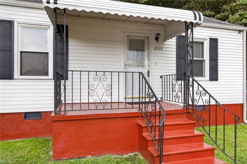 Photo 2 of 26 residential for sale in Portsmouth virginia