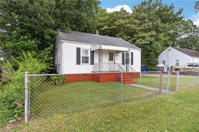 Photo 21 of 26 residential for sale in Portsmouth virginia