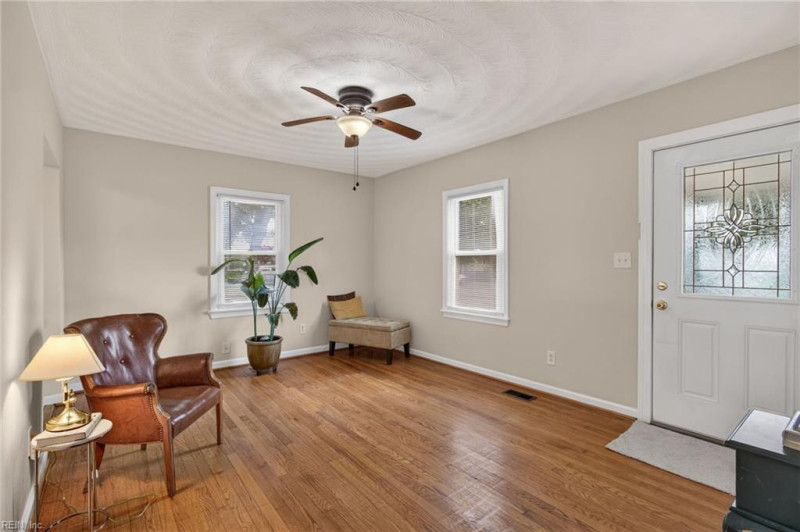 Photo 4 of 26 residential for sale in Portsmouth virginia