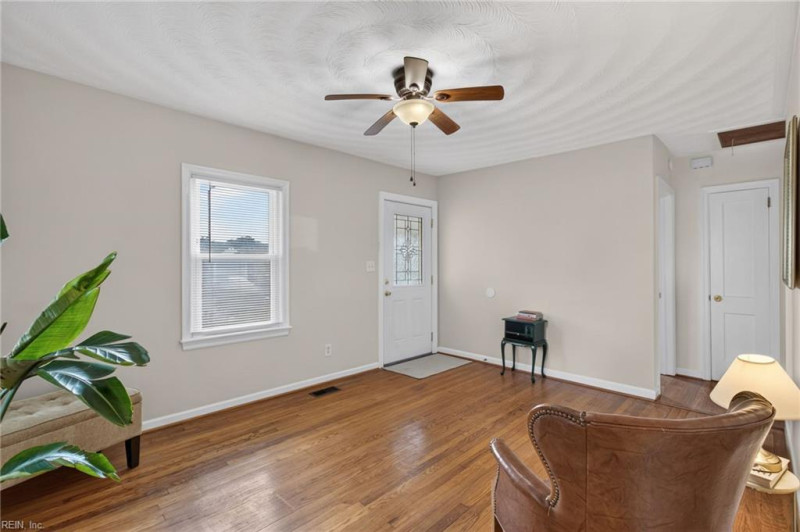 Photo 5 of 26 residential for sale in Portsmouth virginia