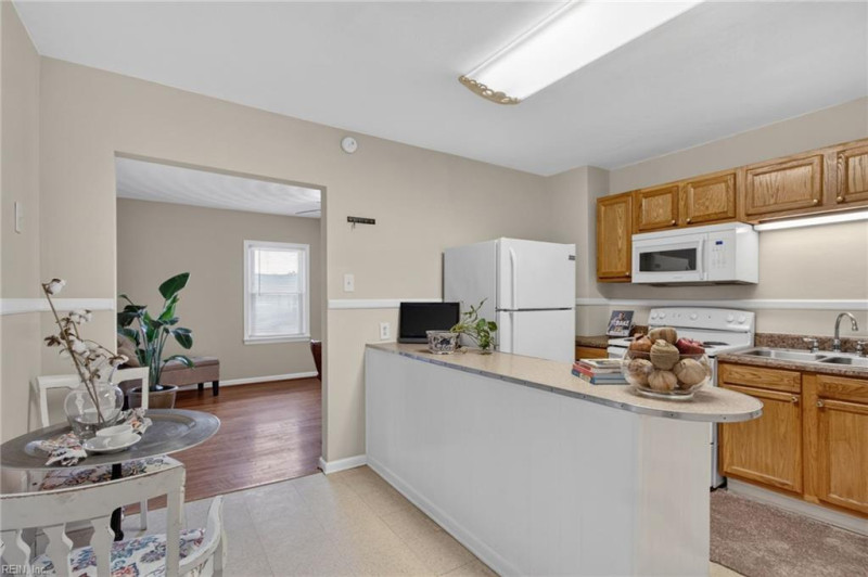 Photo 9 of 26 residential for sale in Portsmouth virginia