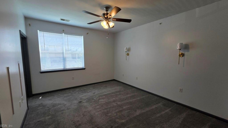 Photo 14 of 23 residential for sale in Chesapeake virginia