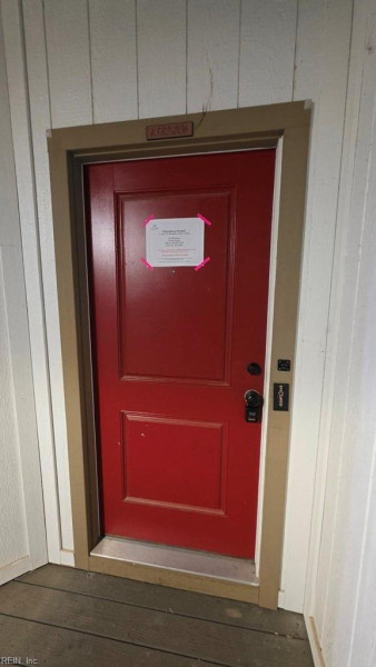 Photo 2 of 23 residential for sale in Chesapeake virginia