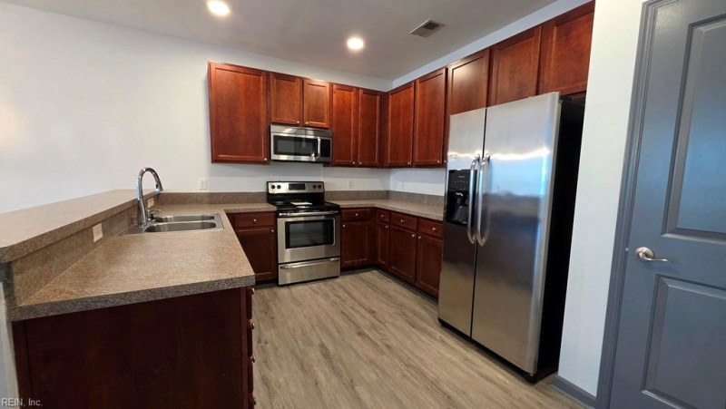 Photo 3 of 23 residential for sale in Chesapeake virginia