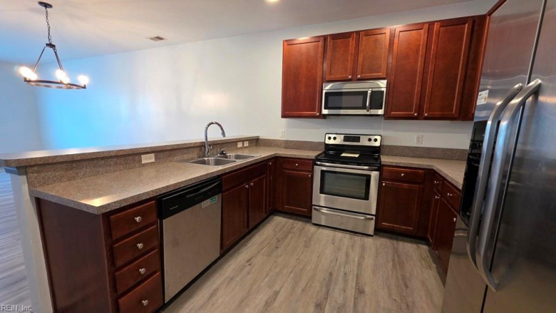 Photo 4 of 23 residential for sale in Chesapeake virginia