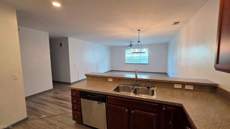 Photo 5 of 23 residential for sale in Chesapeake virginia