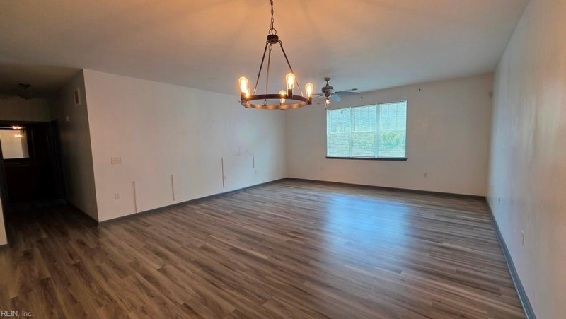 Photo 7 of 23 residential for sale in Chesapeake virginia