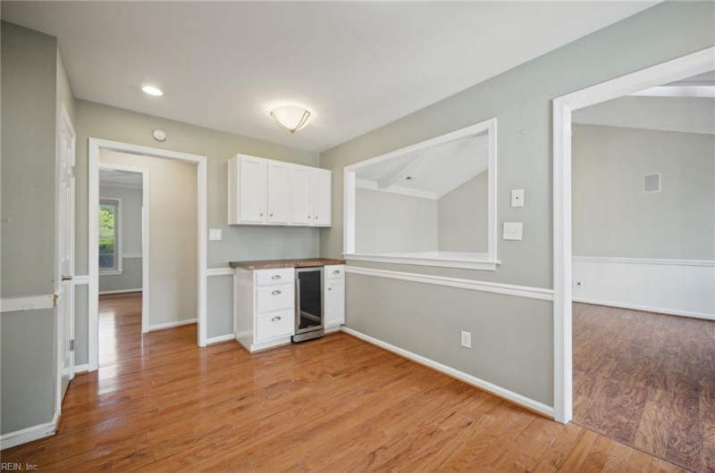 Photo 10 of 39 residential for sale in Virginia Beach virginia