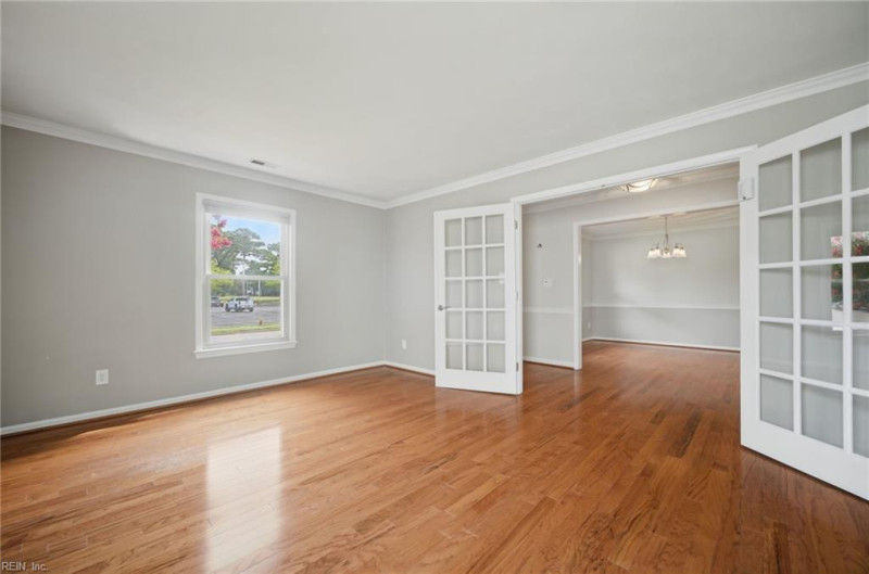 Photo 13 of 39 residential for sale in Virginia Beach virginia