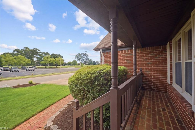 Photo 3 of 39 residential for sale in Virginia Beach virginia