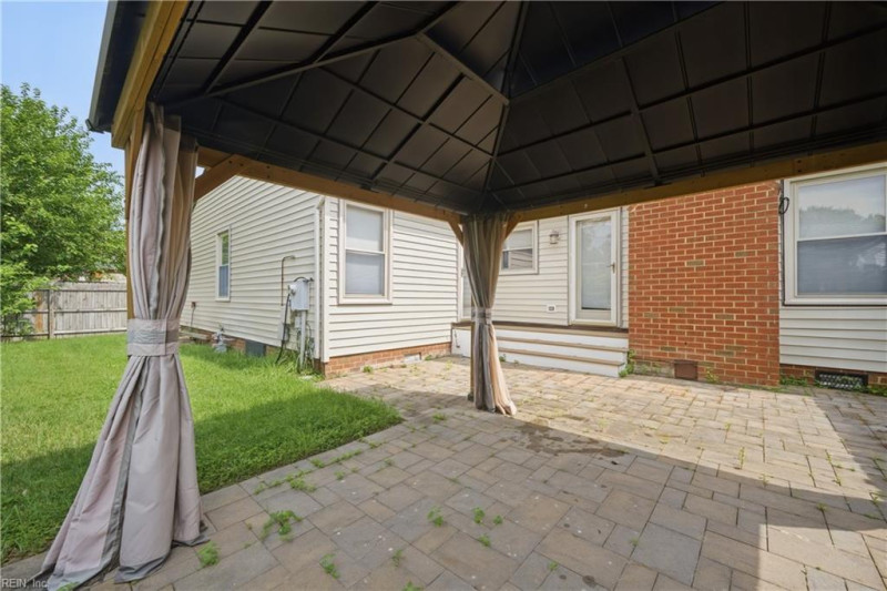 Photo 35 of 39 residential for sale in Virginia Beach virginia