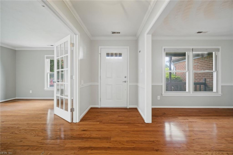Photo 4 of 39 residential for sale in Virginia Beach virginia