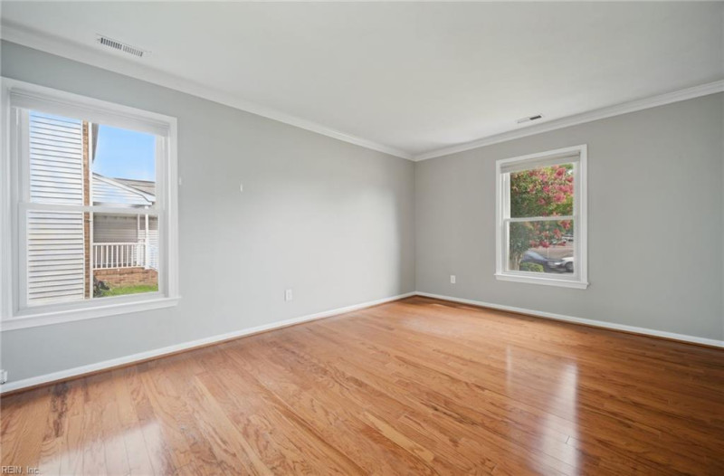 Photo 5 of 39 residential for sale in Virginia Beach virginia