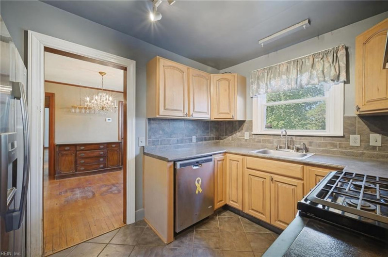 Photo 18 of 50 residential for sale in Norfolk virginia Photo 18 of 50 residential for sale in Norfolk virginia