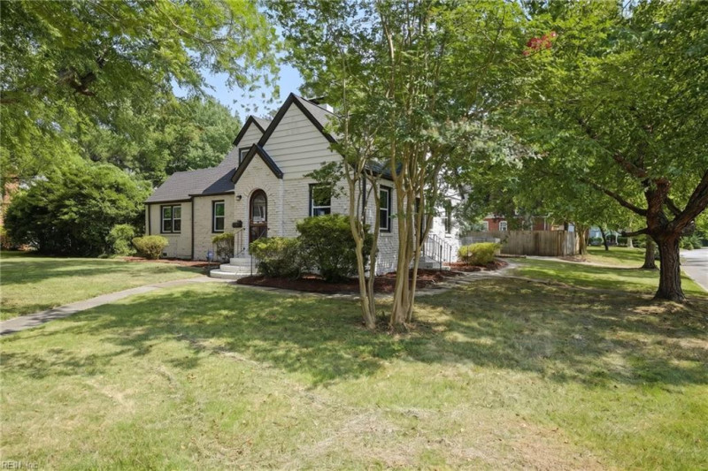 Photo 4 of 32 residential for sale in Norfolk virginia Photo 4 of 32 residential for sale in Norfolk virginia