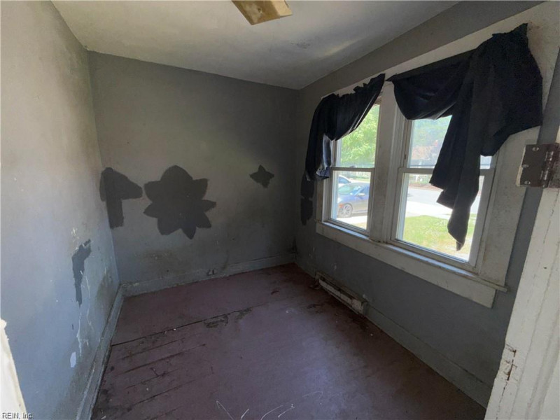 Photo 4 of 10 residential for sale in Norfolk virginia