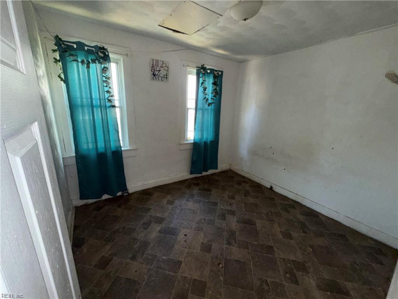 Photo 7 of 10 residential for sale in Norfolk virginia