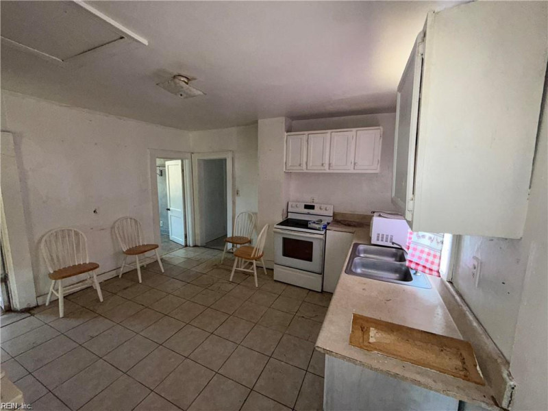 Photo 8 of 10 residential for sale in Norfolk virginia