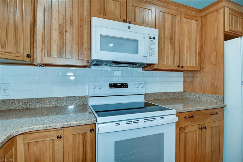 Photo 13 of 34 residential for sale in Chesapeake virginia