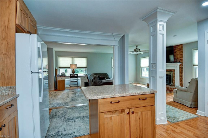Photo 16 of 34 residential for sale in Chesapeake virginia