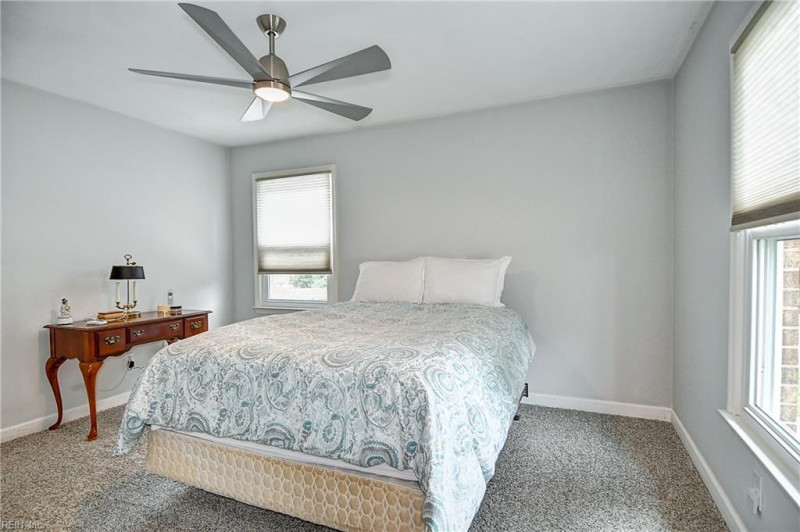 Photo 17 of 34 residential for sale in Chesapeake virginia