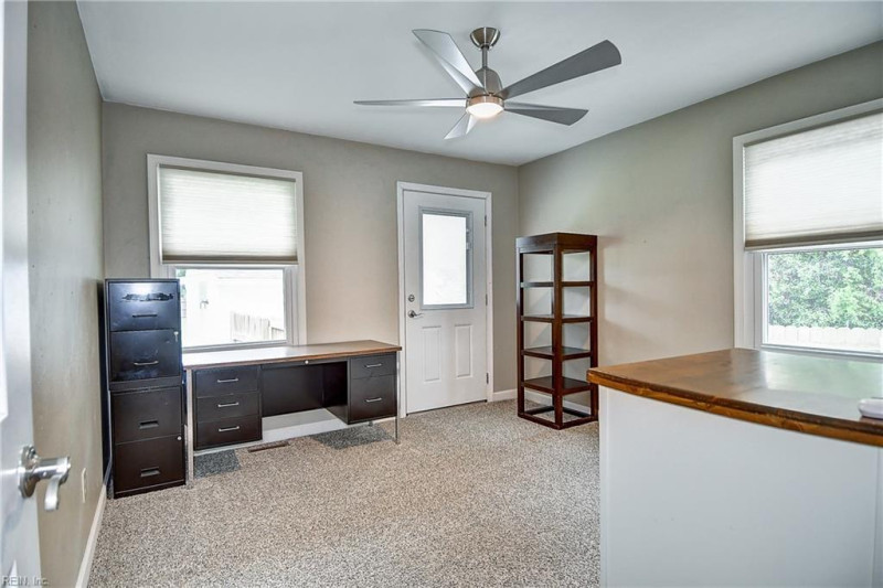 Photo 20 of 34 residential for sale in Chesapeake virginia