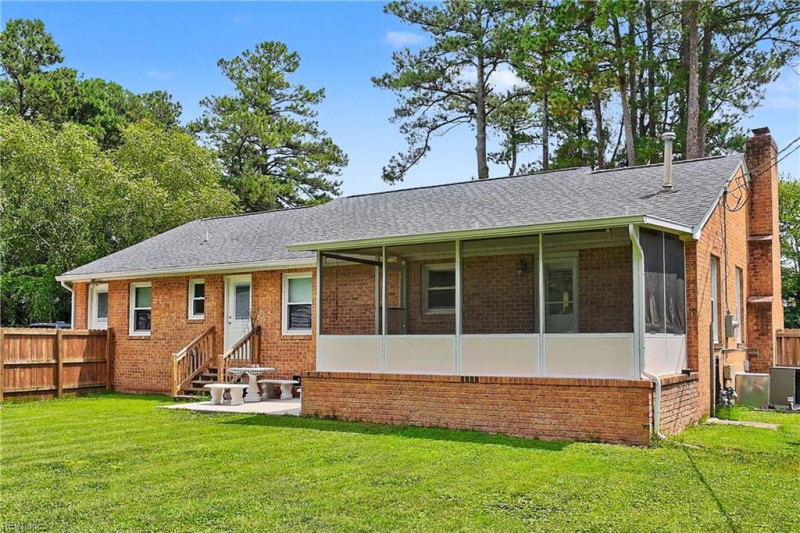Photo 27 of 34 residential for sale in Chesapeake virginia