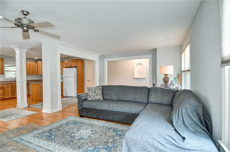 Photo 9 of 34 residential for sale in Chesapeake virginia