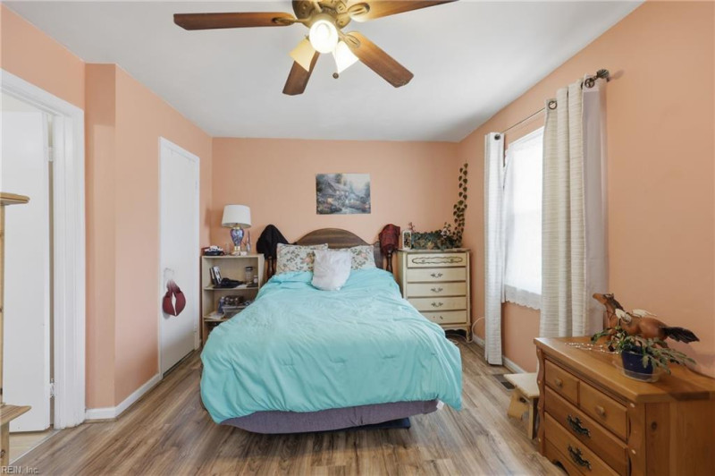 Photo 12 of 22 residential for sale in Virginia Beach virginia
