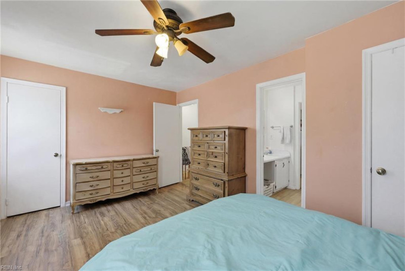 Photo 13 of 22 residential for sale in Virginia Beach virginia