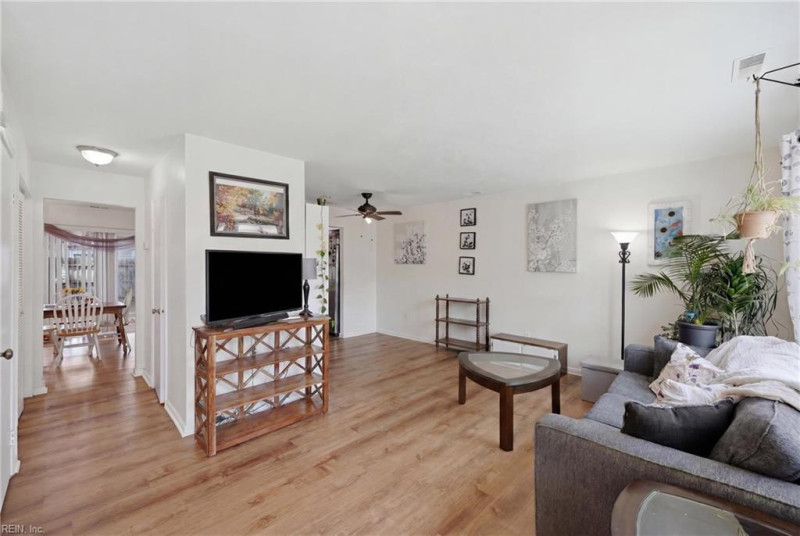 Photo 5 of 22 residential for sale in Virginia Beach virginia