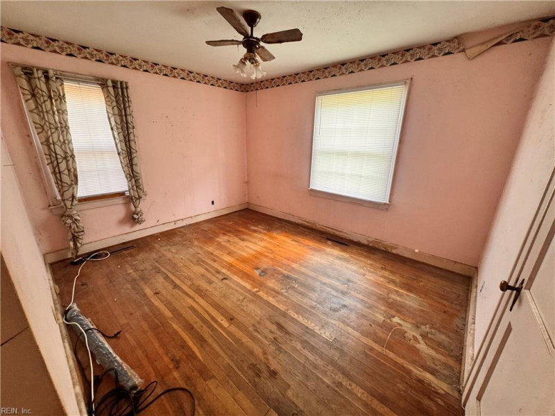 Photo 13 of 23 residential for sale in Hampton virginia